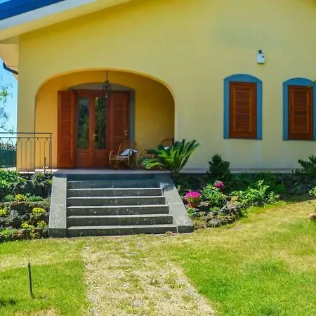 'nduccia Villa *